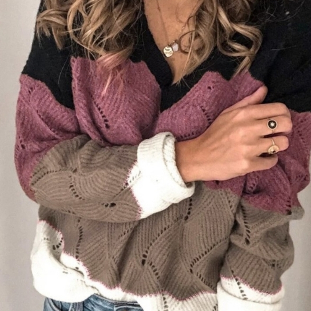 Women's Sweater - Picture 3 of 4